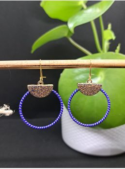 Dormeuses macramé bleu roi et doré