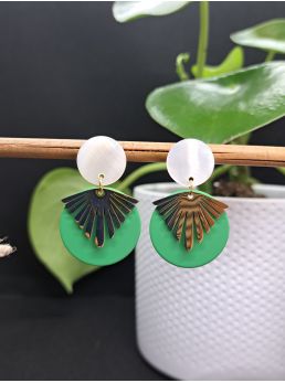 Puces coquillages et médailles vertes
