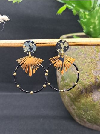 Puce résine champagne et noire, éventail doré, perles noires.