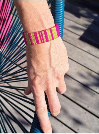 Grande manchette rose