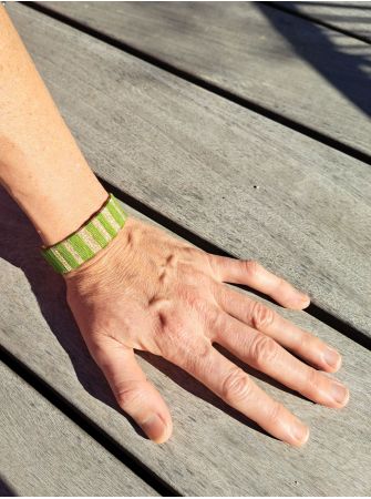 Grande manchette vert olive