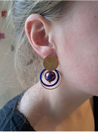 Puces, perles en bois bleu nuit, fil bleu électrique