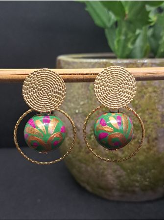 Puces, perles en bois vertes.