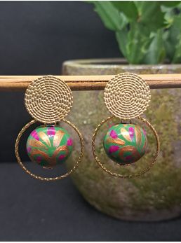 Puces, perles en bois vertes.