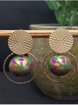 Puces, perles en bois vertes.