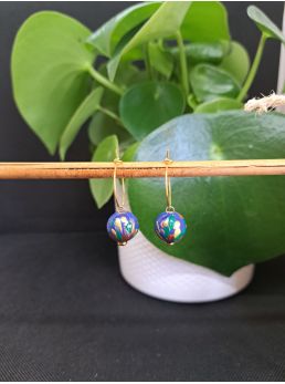 Creoles, perles en bois bleu nuit.