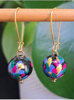 Dormeuses, perles en bois noires.