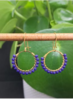 Dormeuses, anneaux et perles à facettes bleu mat
