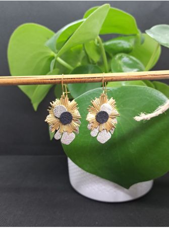 Dormeuses, feuille tropicales en cuir et soleil laiton