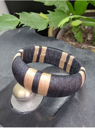 Jonc Noir et cuivré.