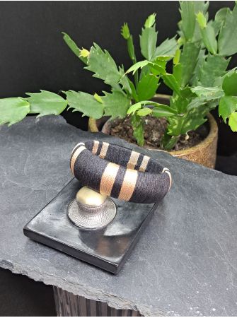 Jonc Noir et cuivré.