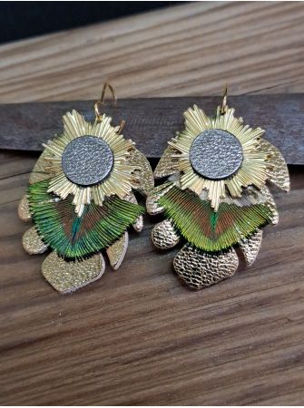 Dormeuses cuir et plume.