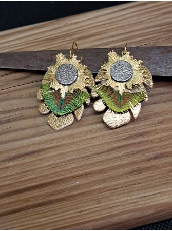 Dormeuses cuir et plume.