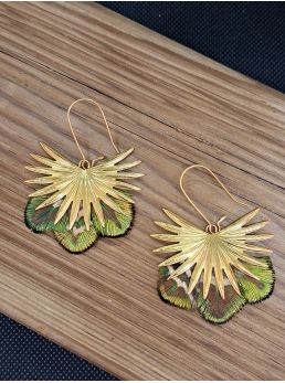 Boucles avec plumes.