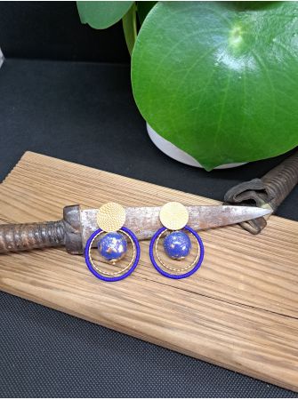 Puces ethniques, perle en bois bleu nuit, anneau bleu roi