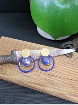 Puces ethniques, perle en bois bleu nuit, anneau bleu roi