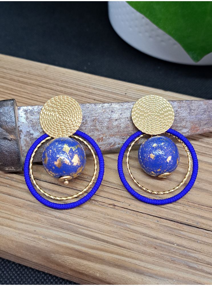 Puces ethniques, perle en bois bleu nuit, anneau bleu roi Puces ethniques, perle en bois bleu nuit, anneau bleu roi