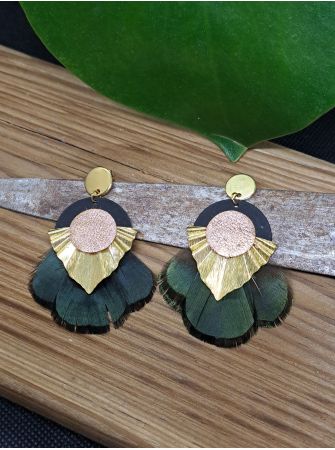 Série "plumes" et "cuir".