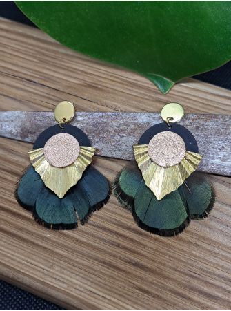 Série "plumes" et "cuir".