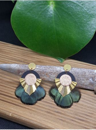 Série "plumes" et "cuir".