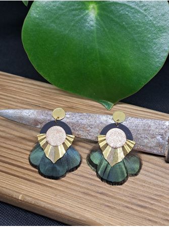 Série "plumes" et "cuir".