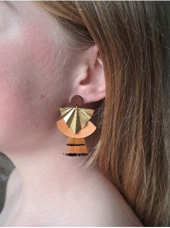 Série plumes et cuir.