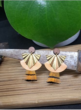 Série plumes et cuir.