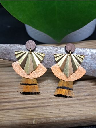 Série plumes et cuir.