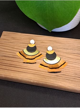 Série plumes et cuir.