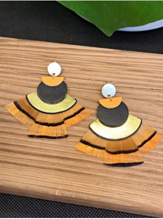 Série plumes et cuir.