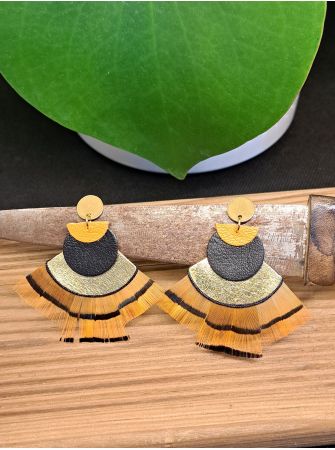 Série plumes et cuir.