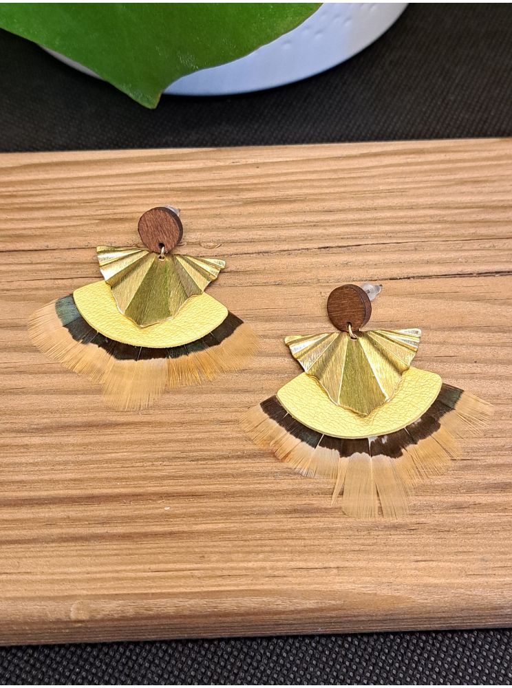 Série plumes et cuir. Série plumes et cuir.