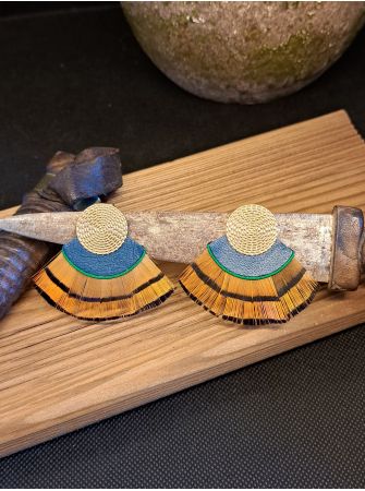 Série plumes et cuir.