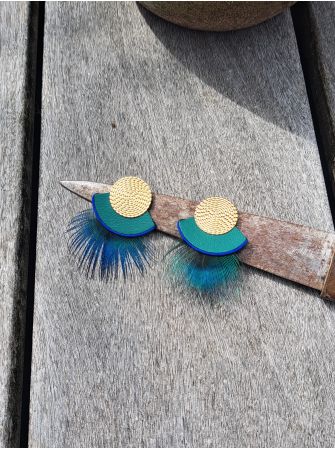 Série plumes et cuir.