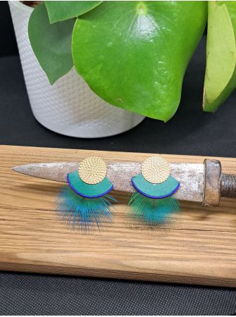 Série plumes et cuir.