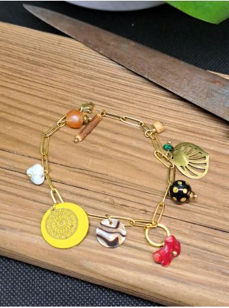Bracelet chaine et breloques