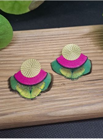 Série plumes et cuir.