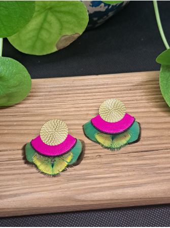 Série plumes et cuir.