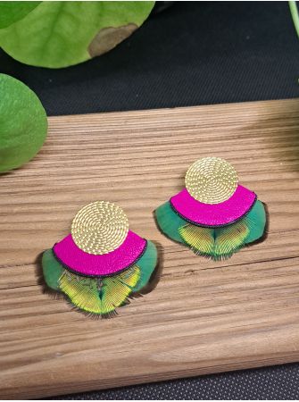 Série plumes et cuir.