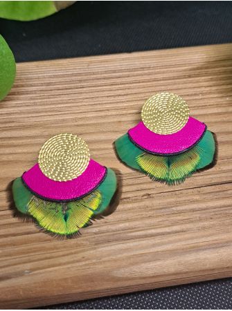 Série plumes et cuir.