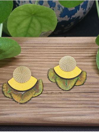 Série plumes et cuir.