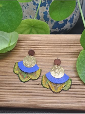 Série plumes et cuir.