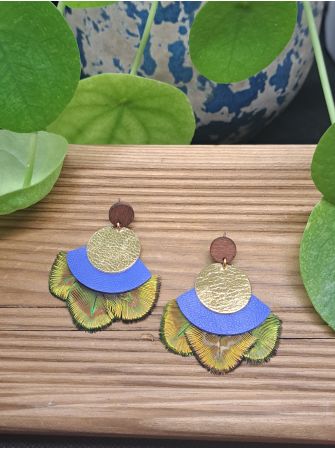 Série plumes et cuir.