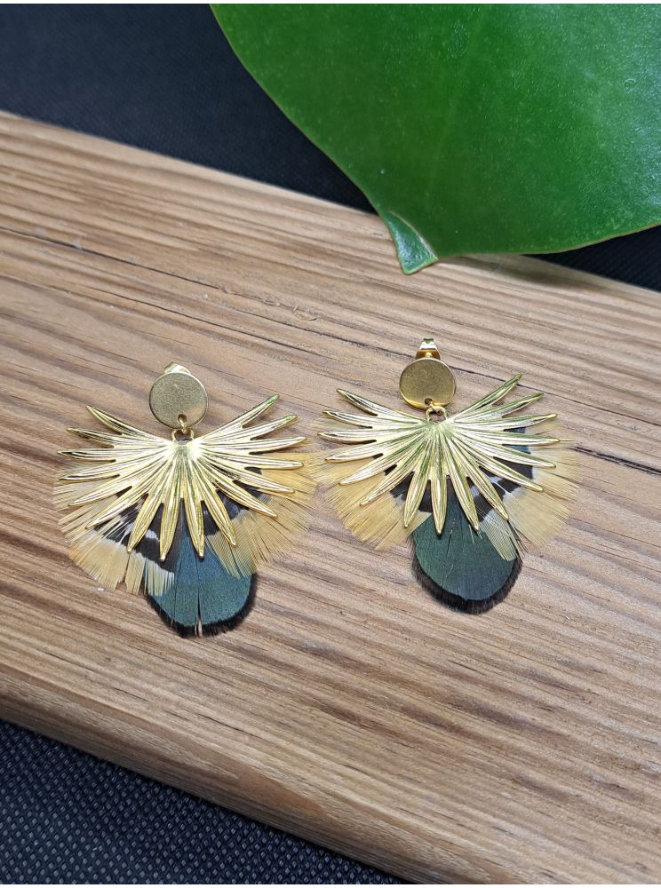 Boucles série plumes et cuir. Boucles série plumes et cuir.