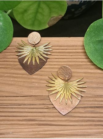 Coeur en cuir marron glacé et acier inoxydable