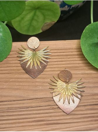 Coeur en cuir marron glacé et acier inoxydable