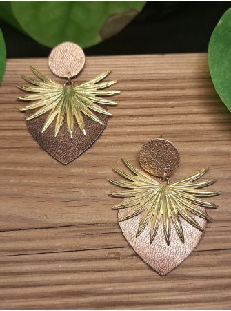 Coeur en cuir marron glacé et acier inoxydable