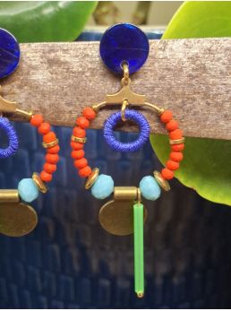 Puces bleu, perles oranges type ethnique