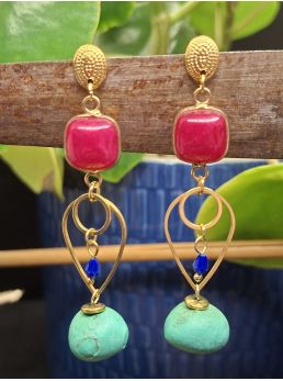 Boucles d'oreilles pierre fushia , perles turquoises