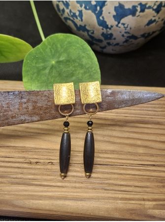 Boucles d'oreilles nature, corne noire.